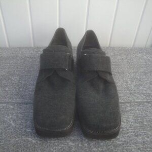 Donald J. Pilner "Made in Italy" Charcoal Gray Shoes with Velcro Straps Size 9M